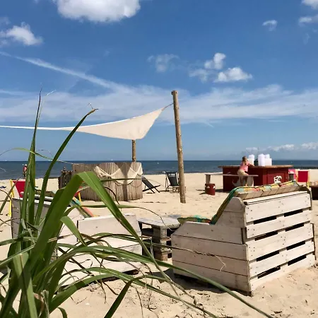 Am Achterwasser 아파트 *